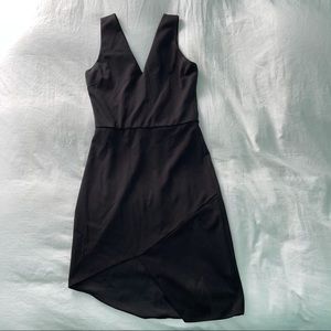 AQUA | Black Asymmetrical V-neck Bodycon Dress